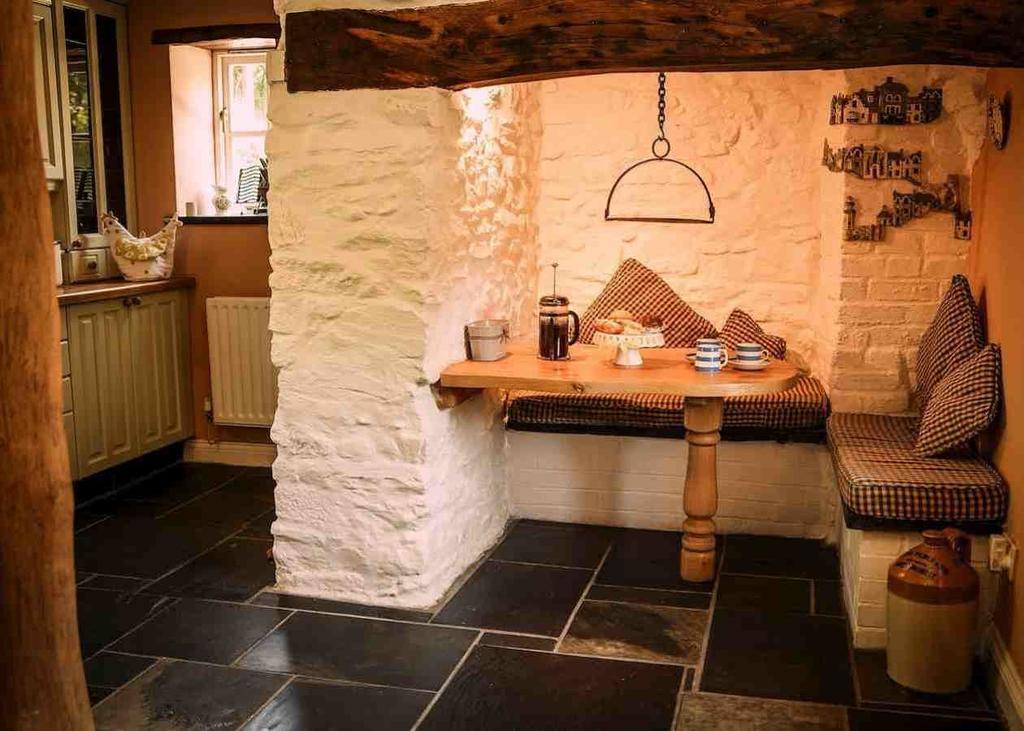 Charming Welsh Cottage Johnston Eksteriør bilde